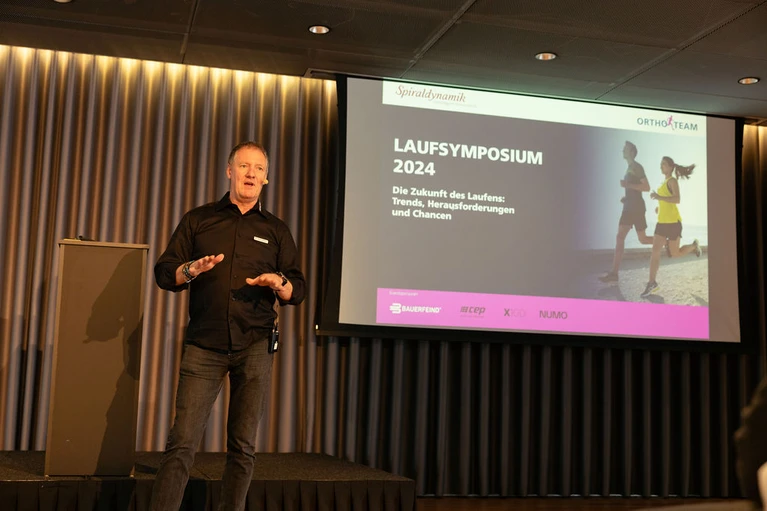 489A9116_Laufsymposium_2024_OrthoTeam_GiaHanLe.jpg