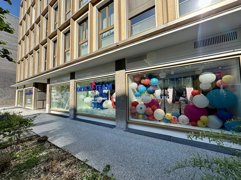 ESC Basel Schaufesnter ORTHO-TEAM7.jpg