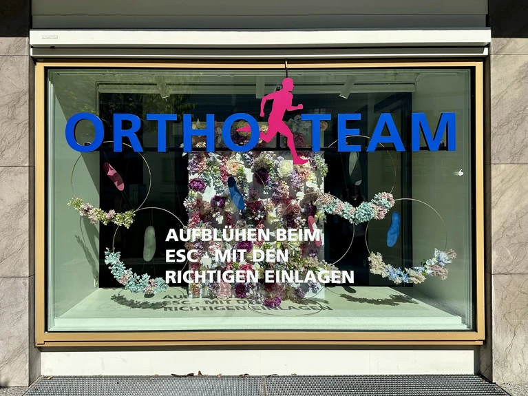 ESC Basel Schaufesnter ORTHO-TEAM4.jpg
