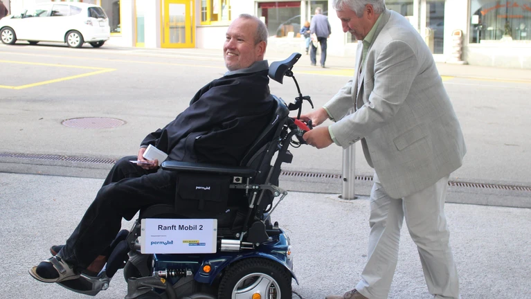 IMG_2285 Thomas und xx bei Probefahrt.JPG