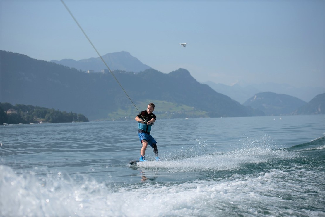 Wakeboarden mit Beinprothese